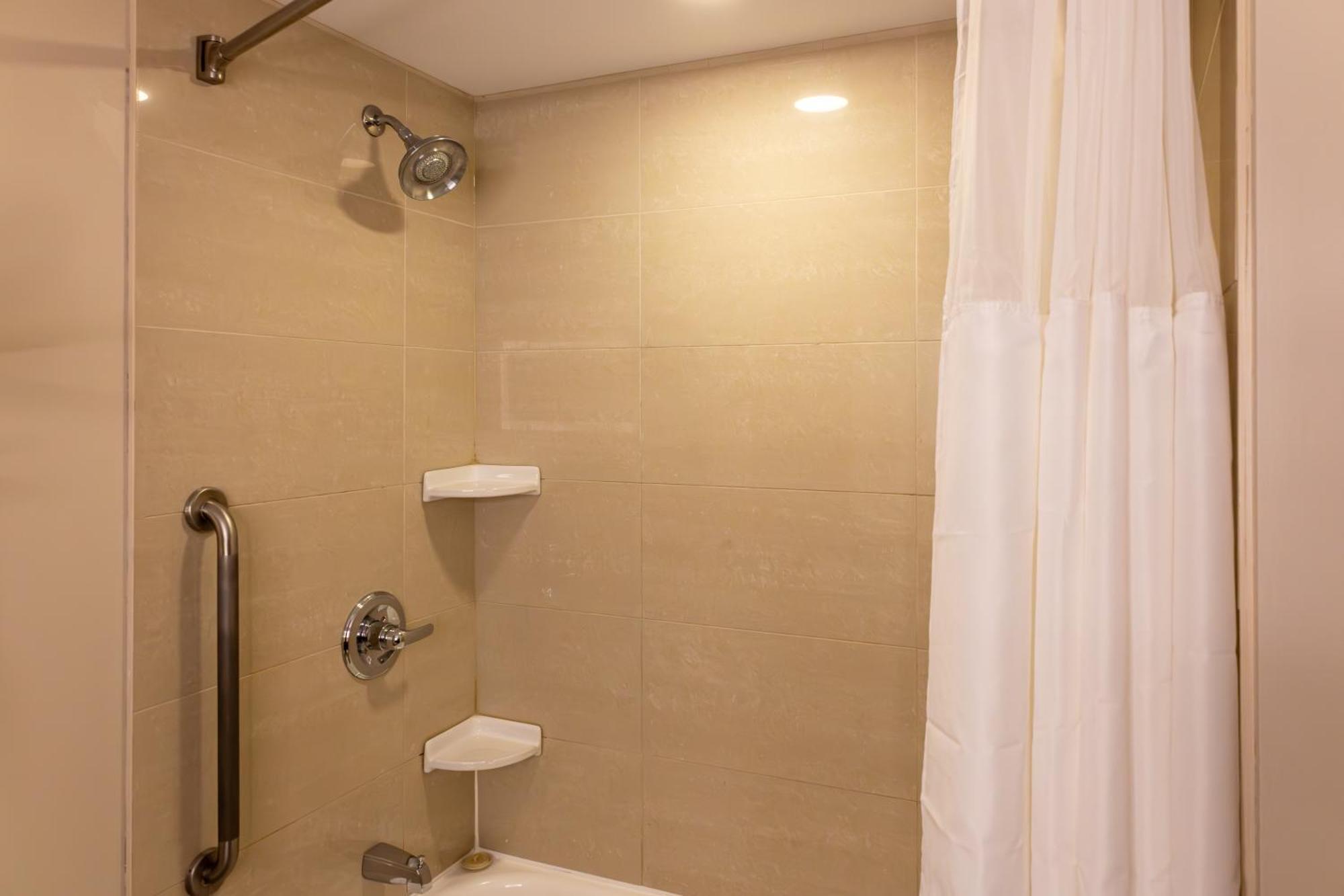Holiday Inn Express Hotel & Suites Brockville By Ihg Extérieur photo