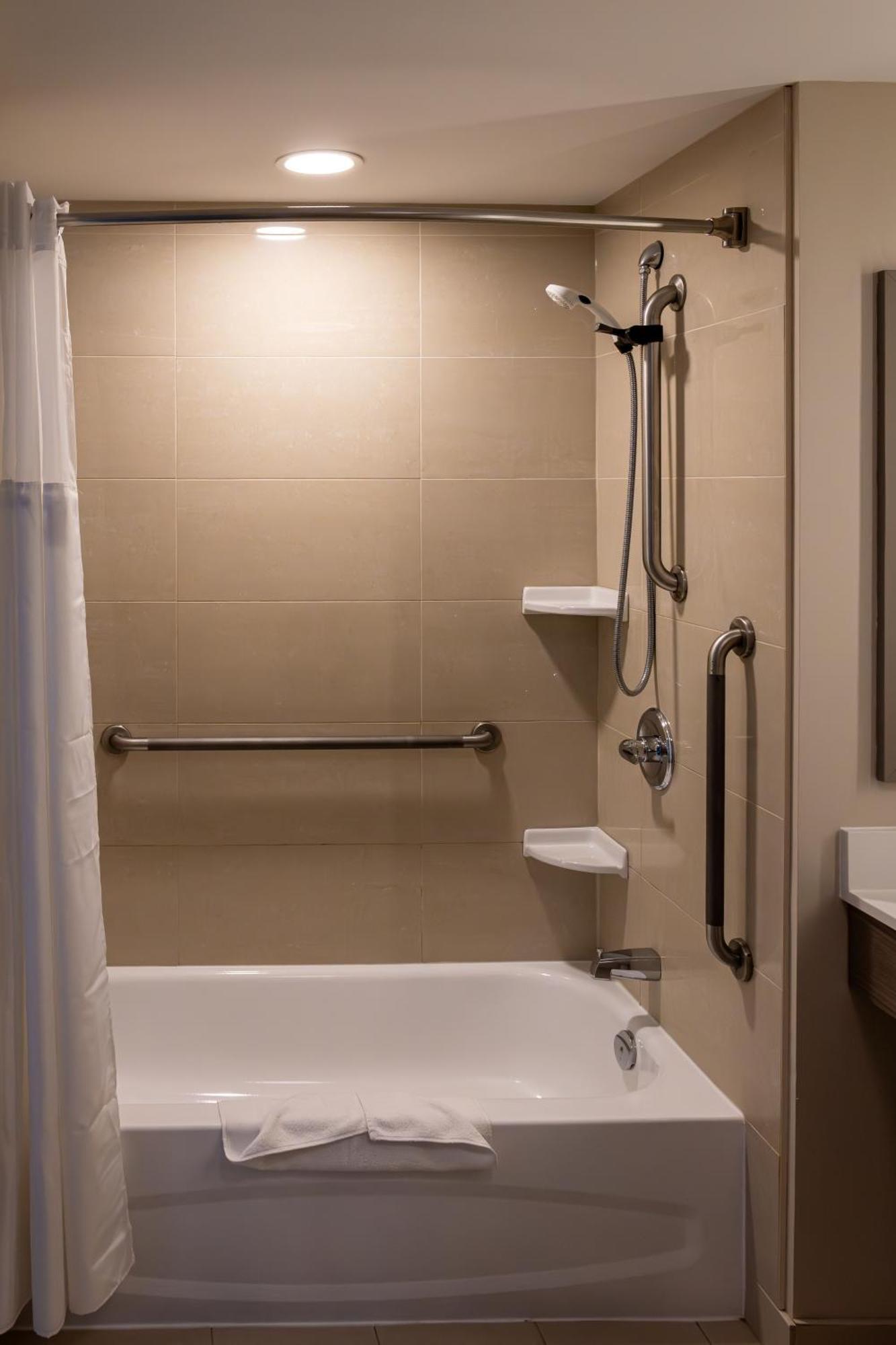 Holiday Inn Express Hotel & Suites Brockville By Ihg Extérieur photo